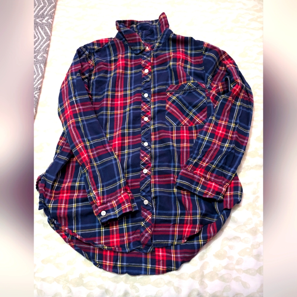 Woman's Aerie Button down